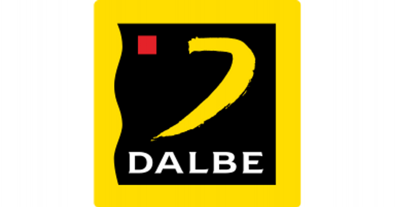 Un atelier moderne avec des outils et des matériaux pour la création de pâte sculpture